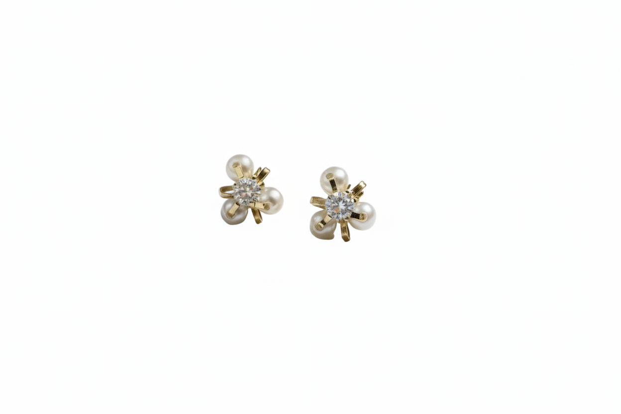 Tri-Pearl Spark Studs