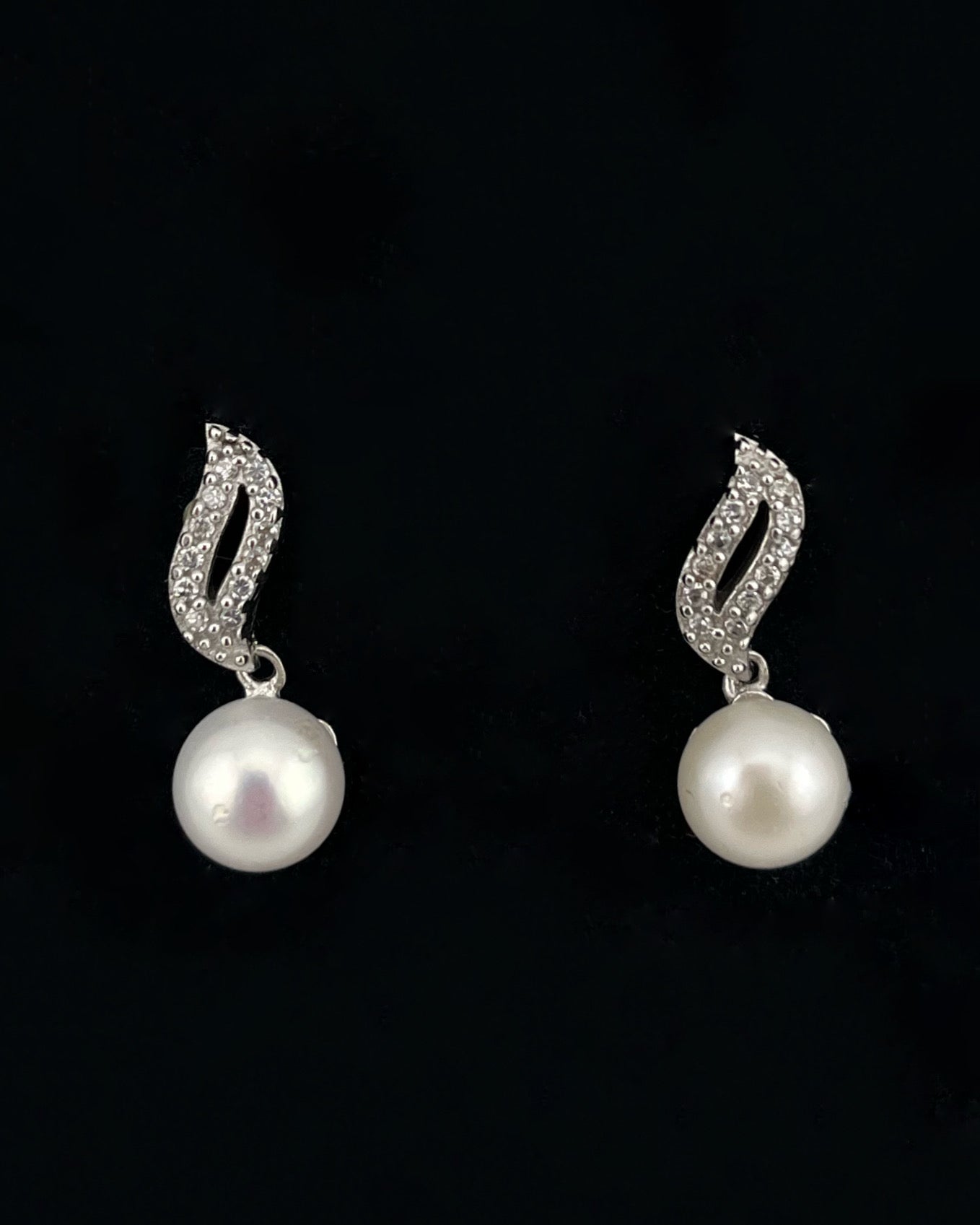 Pearl Dangle Earrings