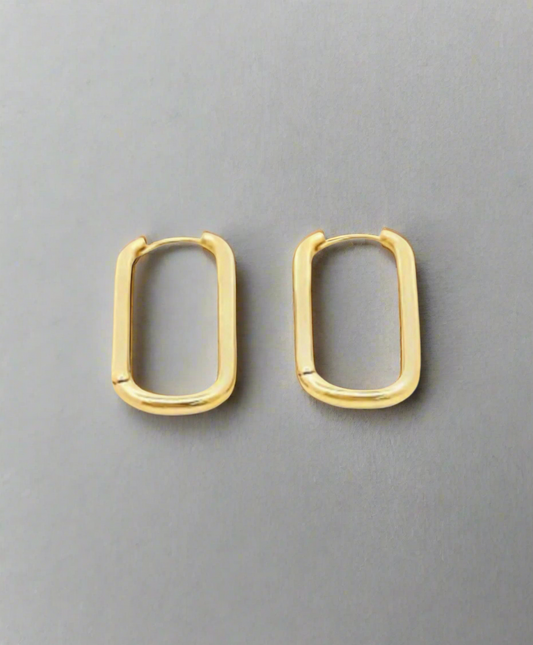 Oval Link Latch Back Huggies