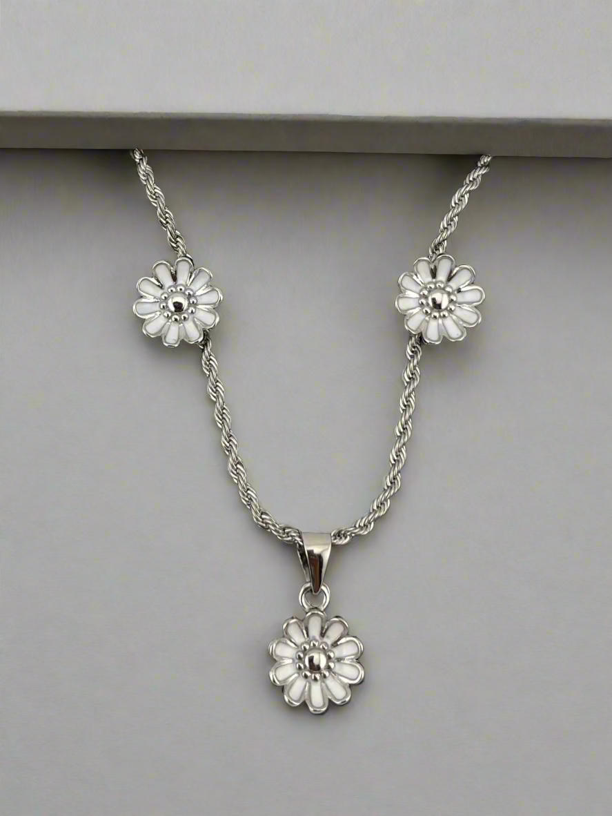 Silver Daisy Bloom Set