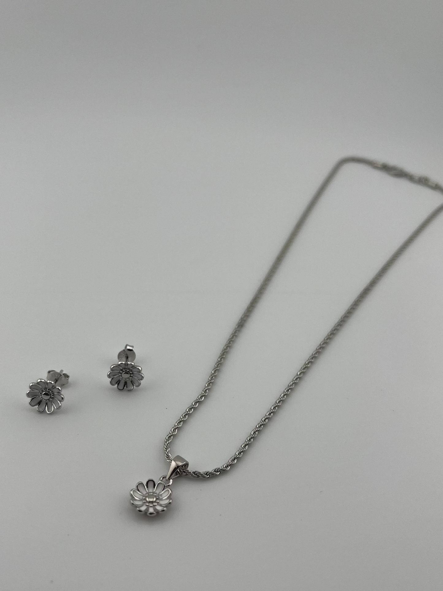 Silver Daisy Bloom Set
