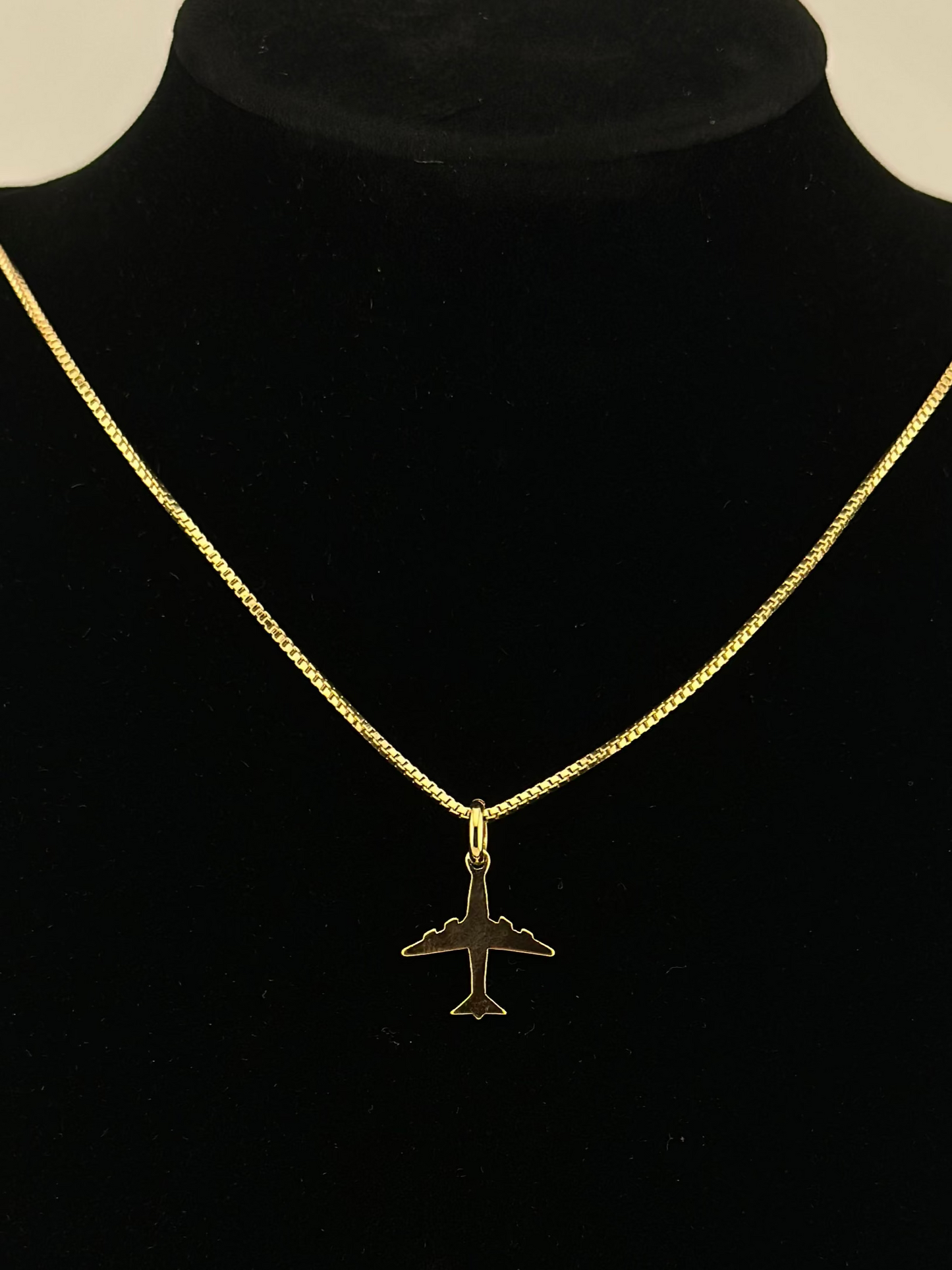 Jetsetter’s Charm