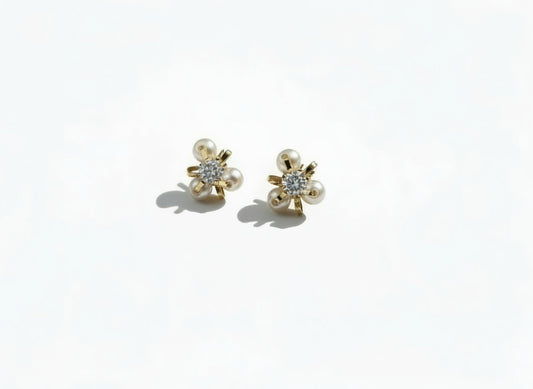 Tri-Pearl Spark Studs
