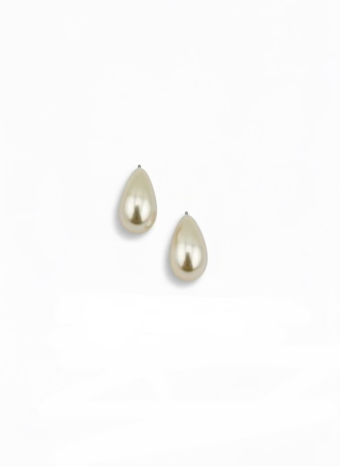 Cream Dewdrop Pearl Studs