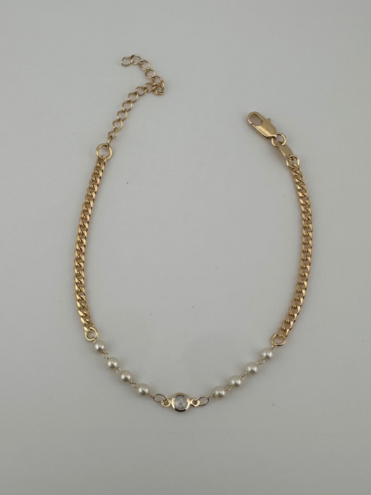 Golden Luxe Pearl Bracelet