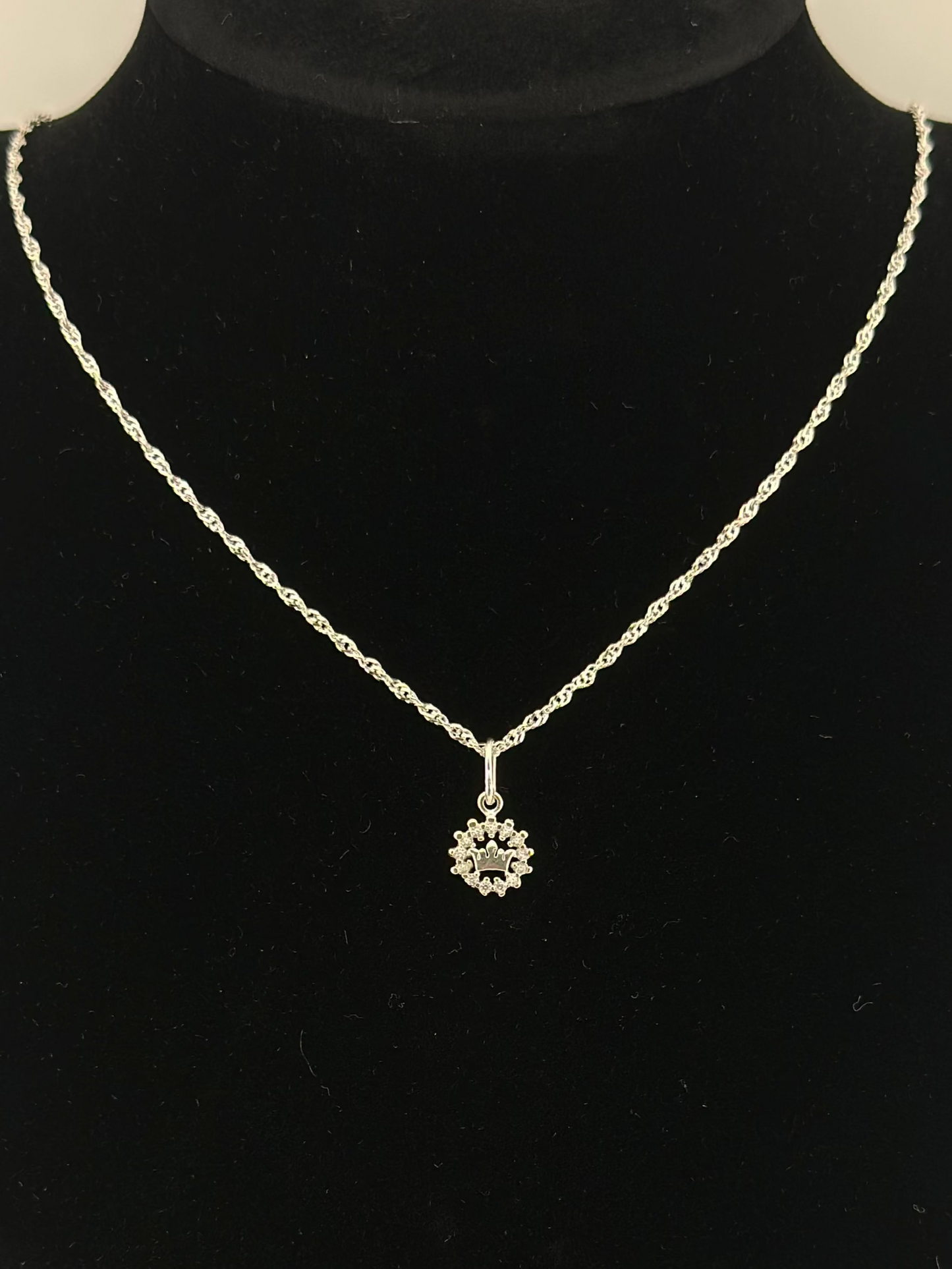 Queen’s Grace – Crown Necklace