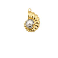 GFC -024 (seashell with pearl)